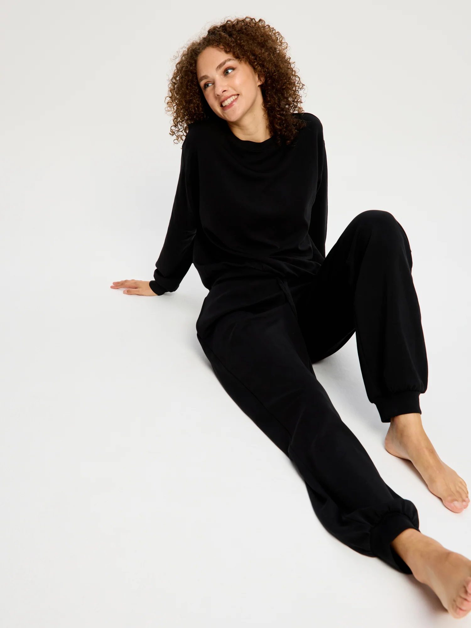 Classic Cut Jogger Black - Image 3