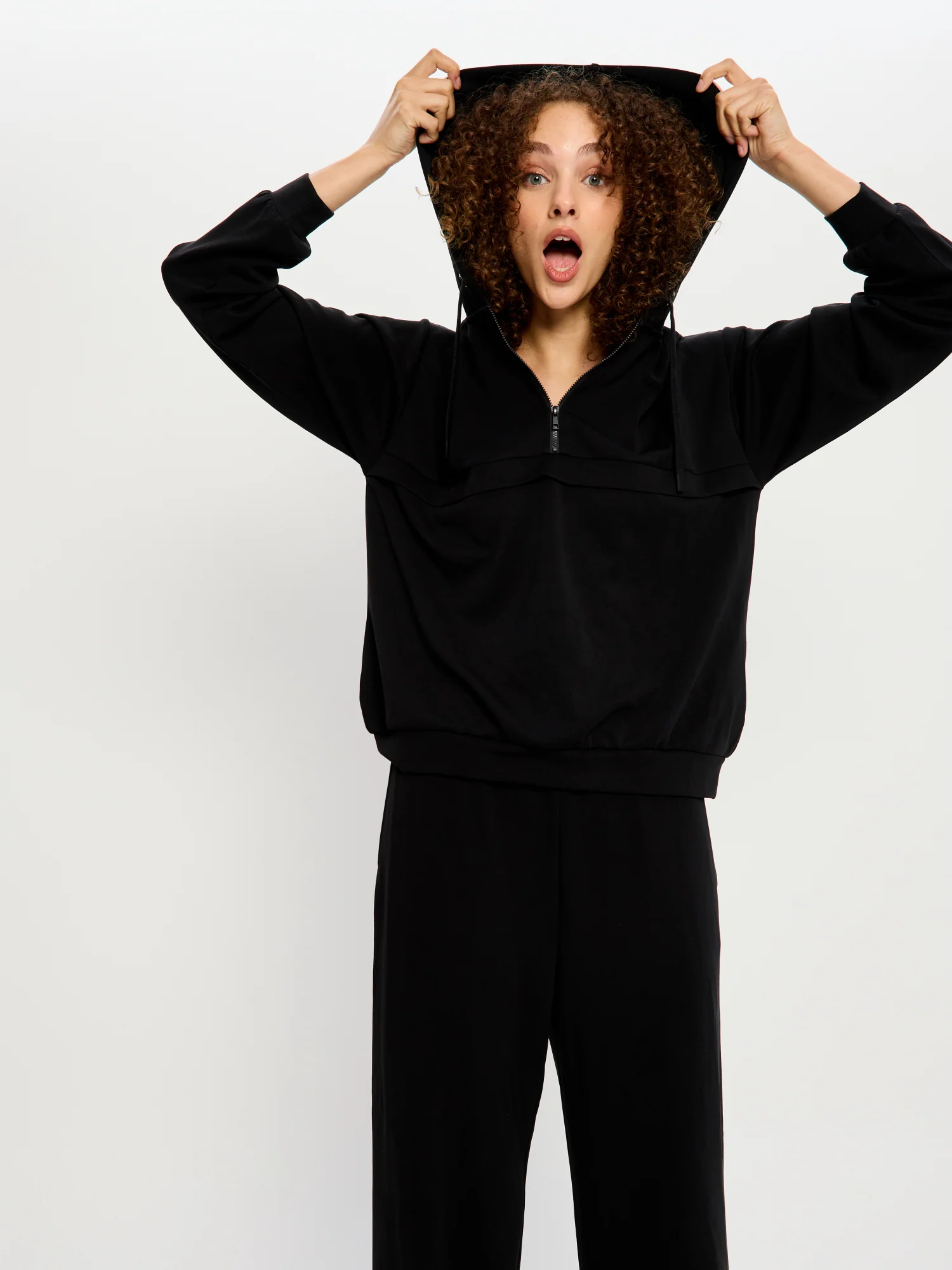 Classic Cut Sweat Black - Image 15