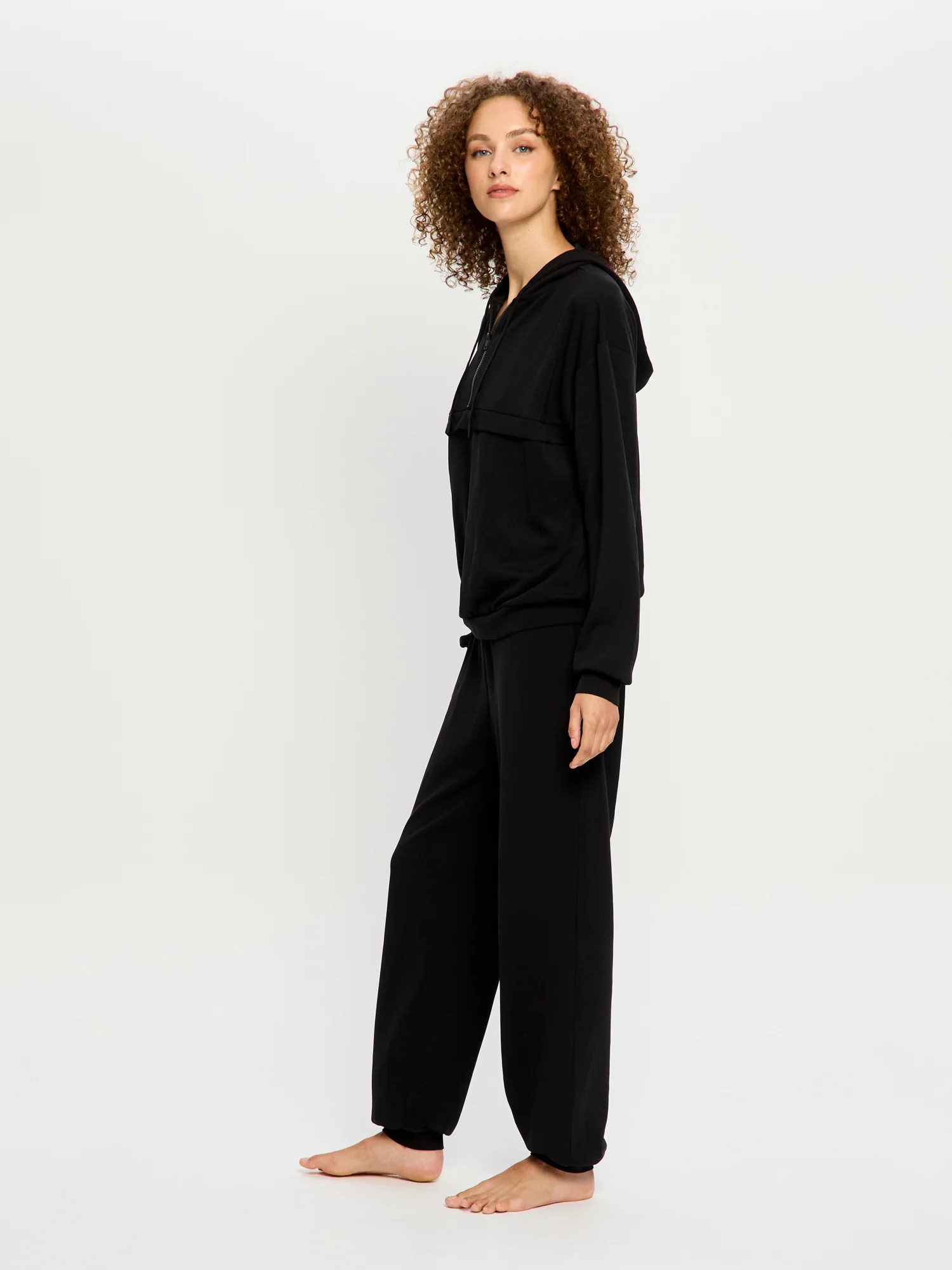 Classic Cut Sweat Black - Image 18