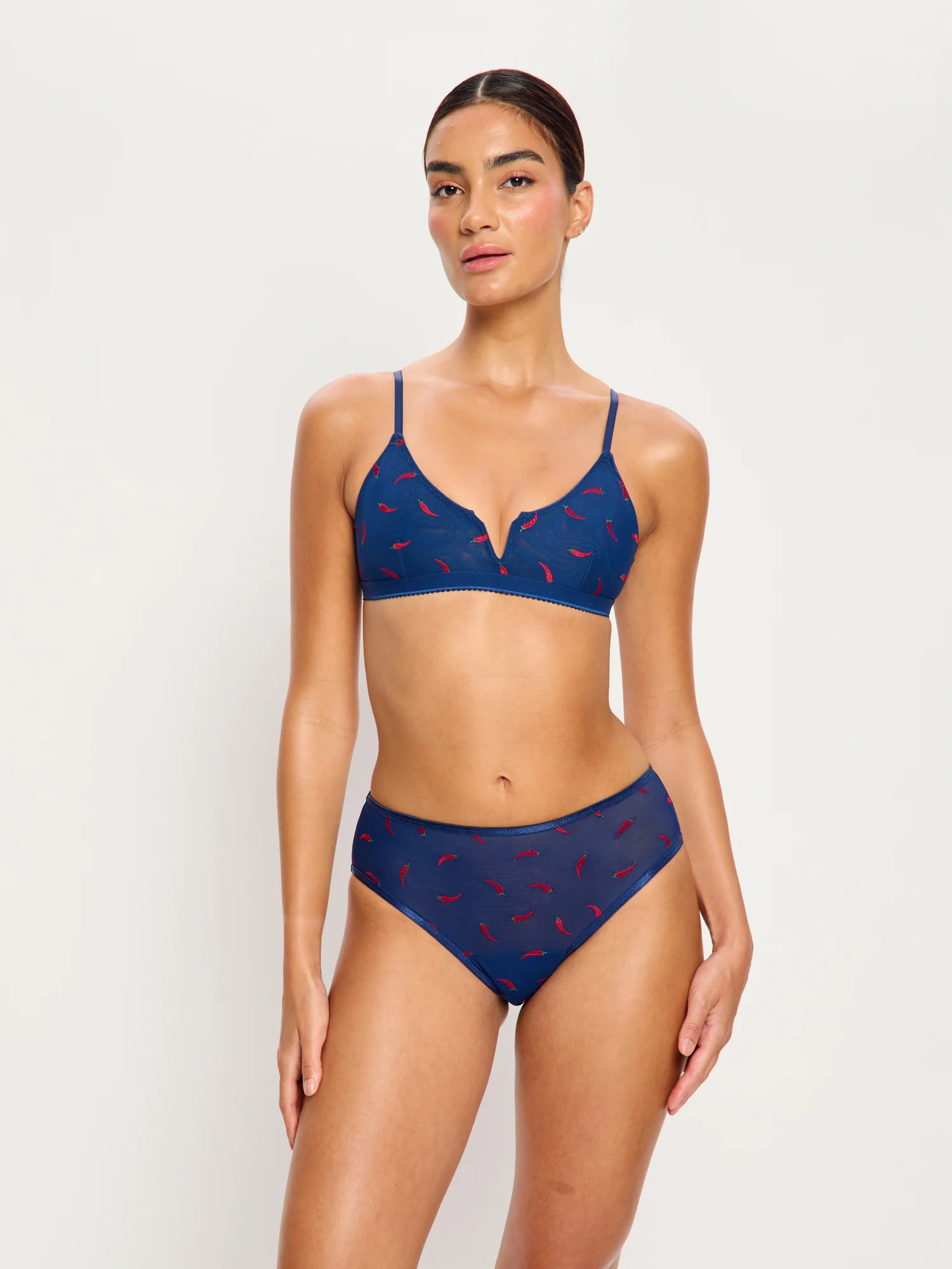 Intimates Spicy Day V-Bralette Navy Chilli - Image 3