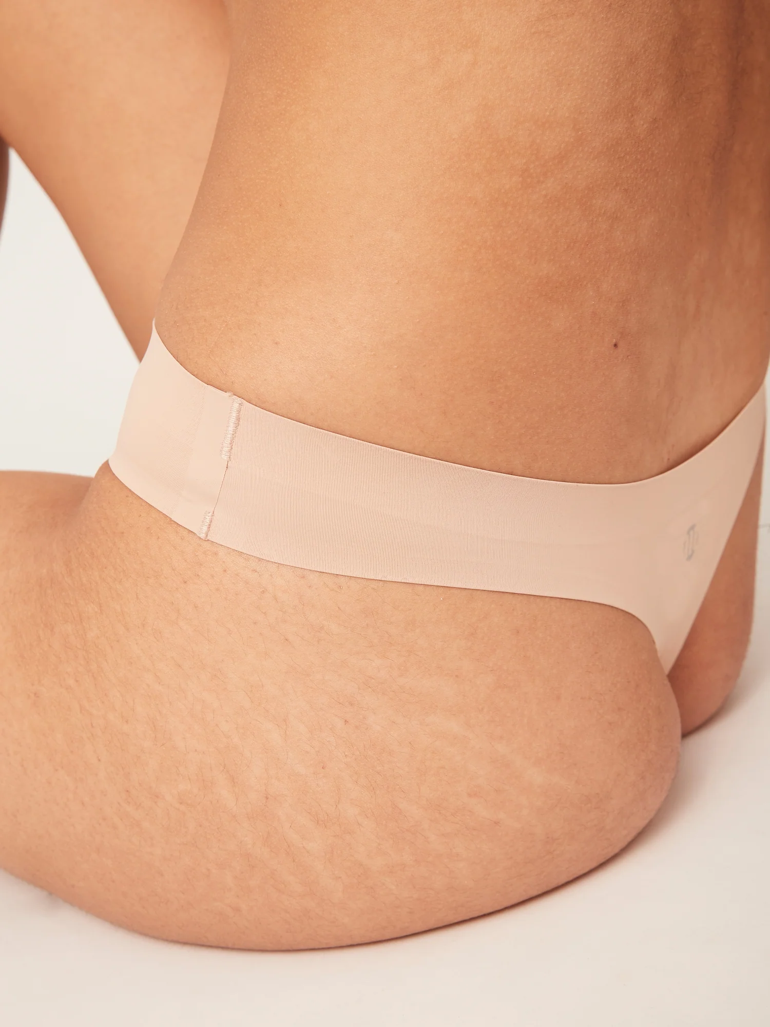 Seamfree Thong Light Cashew - Image 4